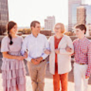 Meet your Posher, Elizabeth